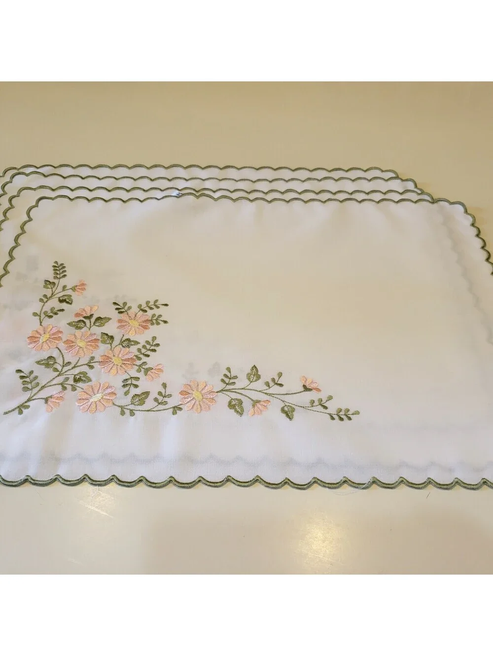 Embroidered Placemats Qty 5 Guy Peixoto Portugal Pink Daisies Scalloped Edge